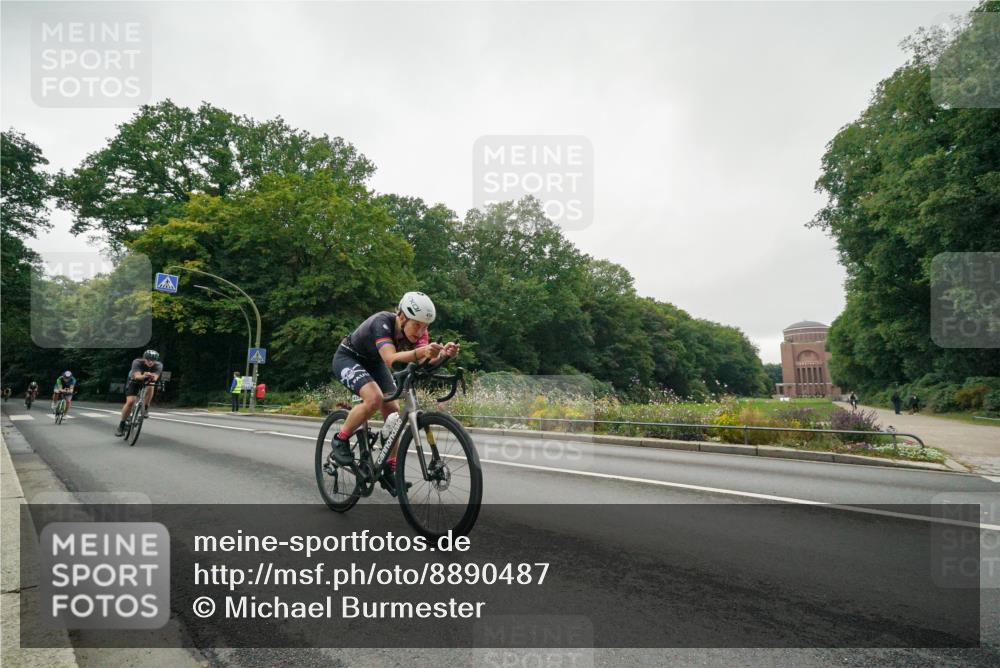 14.09.2025 - Stadtparktriathlon Michael Burmester http://msf.ph/oto/8890487 14.09.2025 09:47:26 Radfahren 443, 447, 454, 475, 481, 486, 495, 575 meine-sportfotos.de