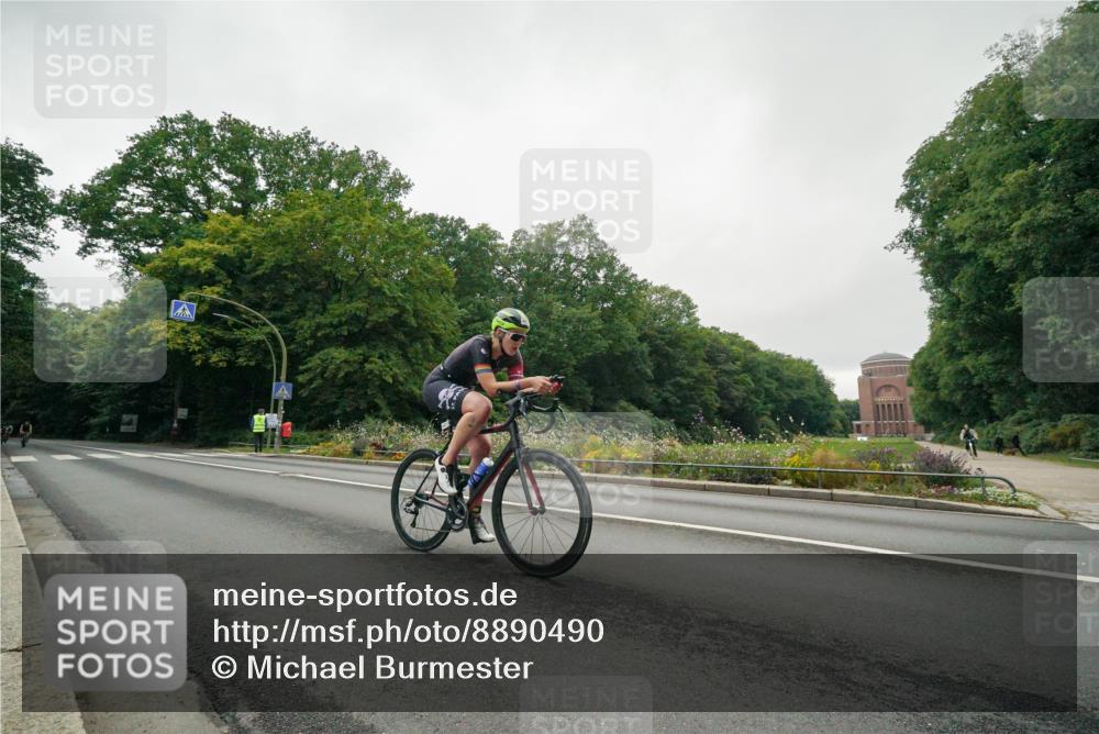 14.09.2025 - Stadtparktriathlon Michael Burmester http://msf.ph/oto/8890490 14.09.2025 09:47:29 Radfahren 443, 447, 454, 475, 481, 486, 495, 575 meine-sportfotos.de