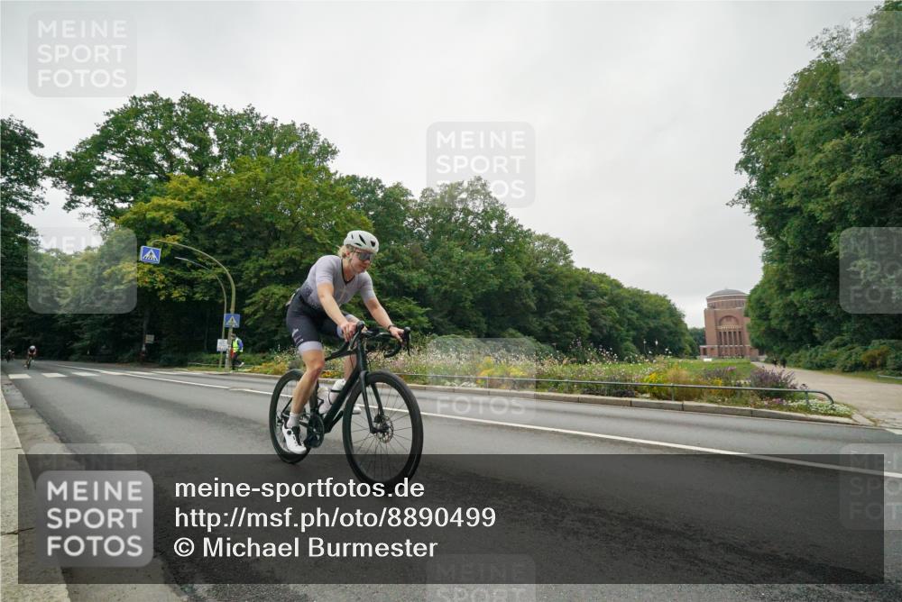 14.09.2025 - Stadtparktriathlon Michael Burmester http://msf.ph/oto/8890499 14.09.2025 09:48:03 Radfahren 442, 455, 469 meine-sportfotos.de
