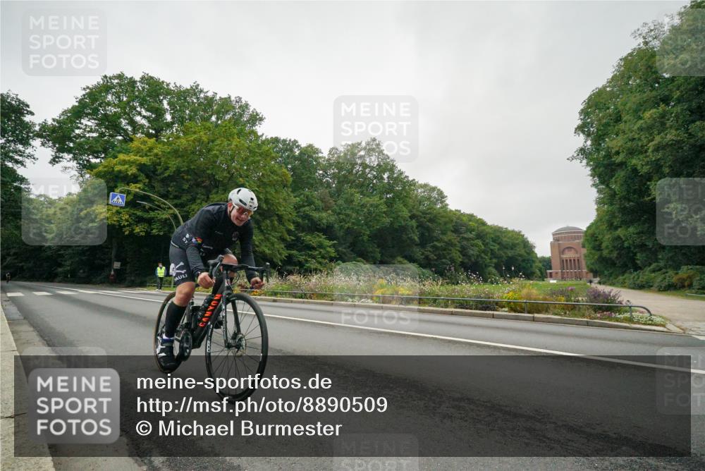 14.09.2025 - Stadtparktriathlon Michael Burmester http://msf.ph/oto/8890509 14.09.2025 09:48:46 Radfahren 440, 554 meine-sportfotos.de