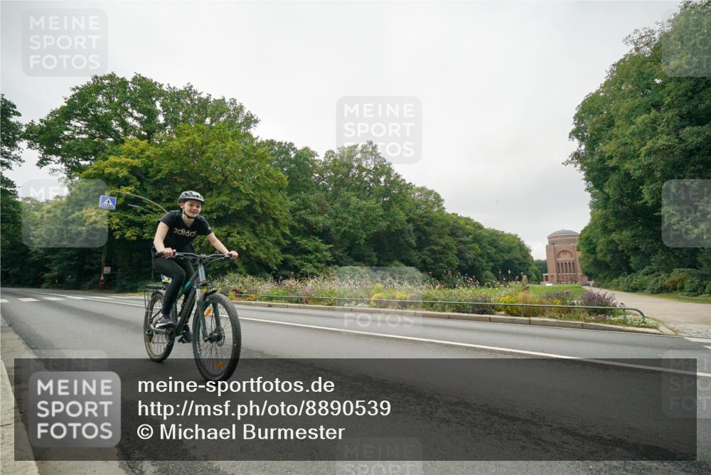 14.09.2025 - Stadtparktriathlon Michael Burmester http://msf.ph/oto/8890539 14.09.2025 09:51:06 Radfahren 504, 528, 580 meine-sportfotos.de