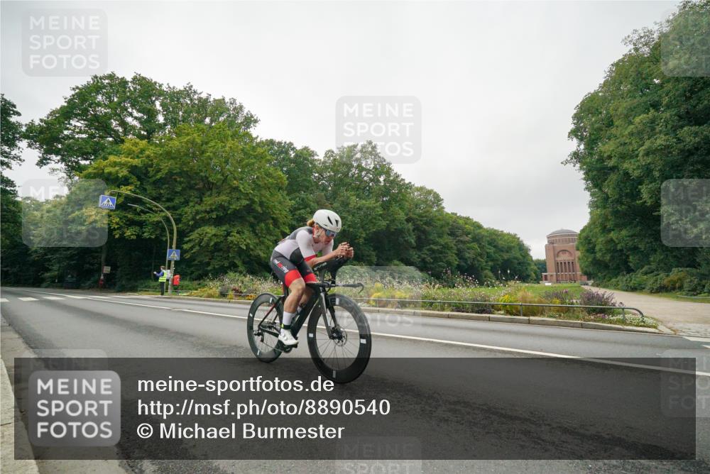 14.09.2025 - Stadtparktriathlon Michael Burmester http://msf.ph/oto/8890540 14.09.2025 09:51:18 Radfahren 597 meine-sportfotos.de