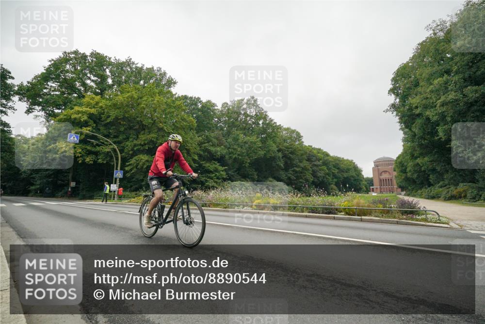 14.09.2025 - Stadtparktriathlon Michael Burmester http://msf.ph/oto/8890544 14.09.2025 09:51:43 Radfahren 505, 620 meine-sportfotos.de
