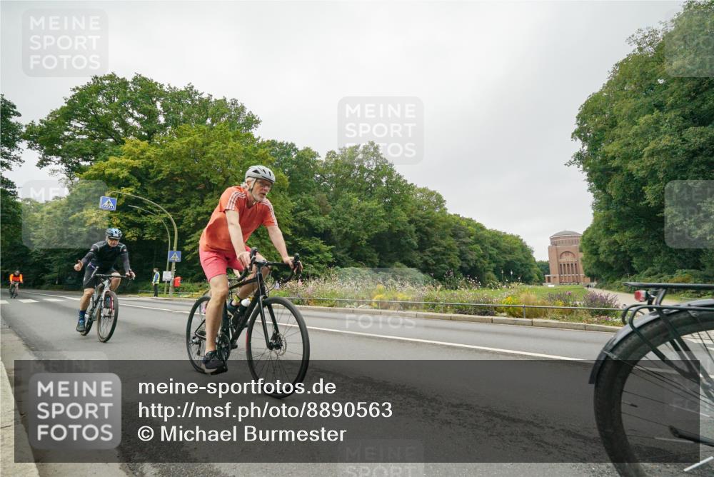 14.09.2025 - Stadtparktriathlon Michael Burmester http://msf.ph/oto/8890563 14.09.2025 09:53:09 Radfahren 485, 577, 591, 606, 609, 616 meine-sportfotos.de