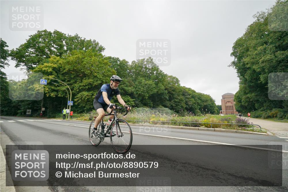 14.09.2025 - Stadtparktriathlon Michael Burmester http://msf.ph/oto/8890579 14.09.2025 09:53:58 Radfahren 511, 587 meine-sportfotos.de