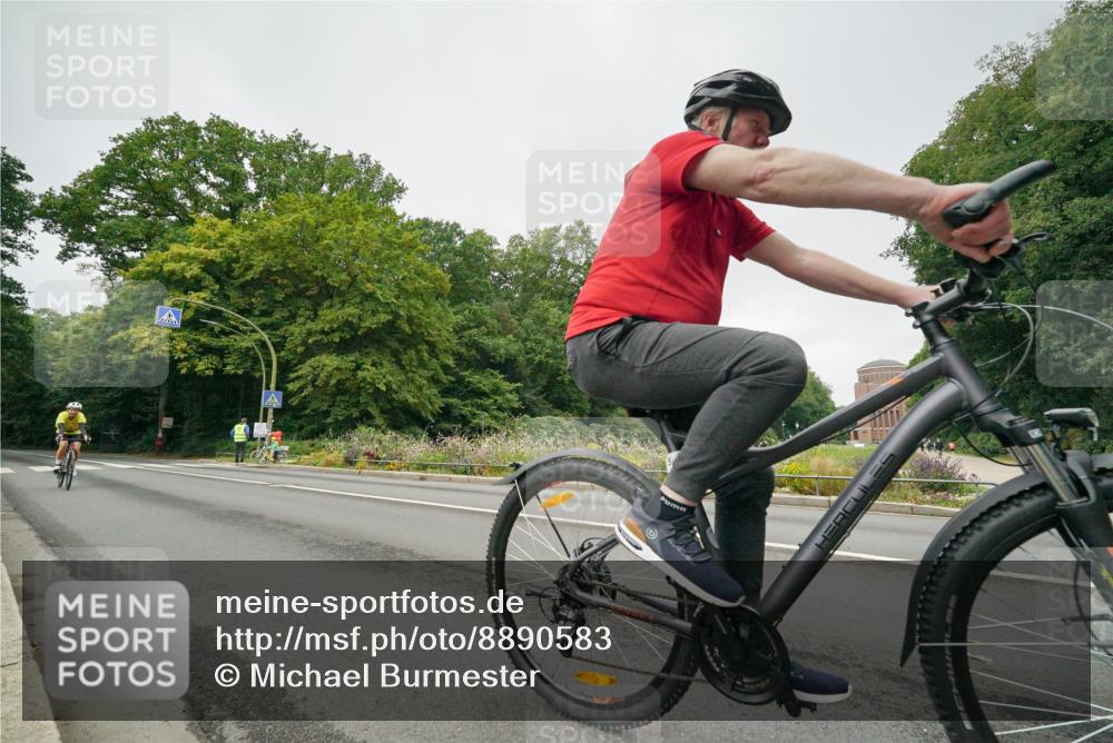 14.09.2025 - Stadtparktriathlon Michael Burmester http://msf.ph/oto/8890583 14.09.2025 09:54:09 Radfahren 511, 598, 607 meine-sportfotos.de
