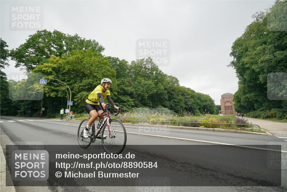 14.09.2025 - Stadtparktriathlon Michael Burmester http://msf.ph/oto/8890584 14.09.2025 09:54:10 Radfahren 511, 598, 607 meine-sportfotos.de
