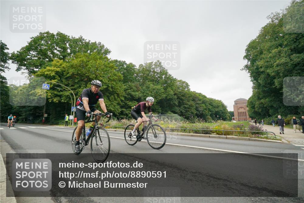 14.09.2025 - Stadtparktriathlon Michael Burmester http://msf.ph/oto/8890591 14.09.2025 09:54:38 Radfahren 514, 525, 548, 551, 561, 565 meine-sportfotos.de