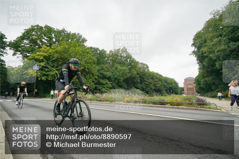14.09.2025 - Stadtparktriathlon Michael Burmester http://msf.ph/oto/8890597 14.09.2025 09:55:05 Radfahren 530, 554, 555, 578, 602 meine-sportfotos.de