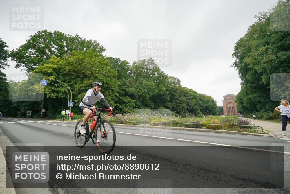 14.09.2025 - Stadtparktriathlon Michael Burmester http://msf.ph/oto/8890612 14.09.2025 09:55:21 Radfahren 450, 458, 509, 532, 534, 536, 571, 592 meine-sportfotos.de