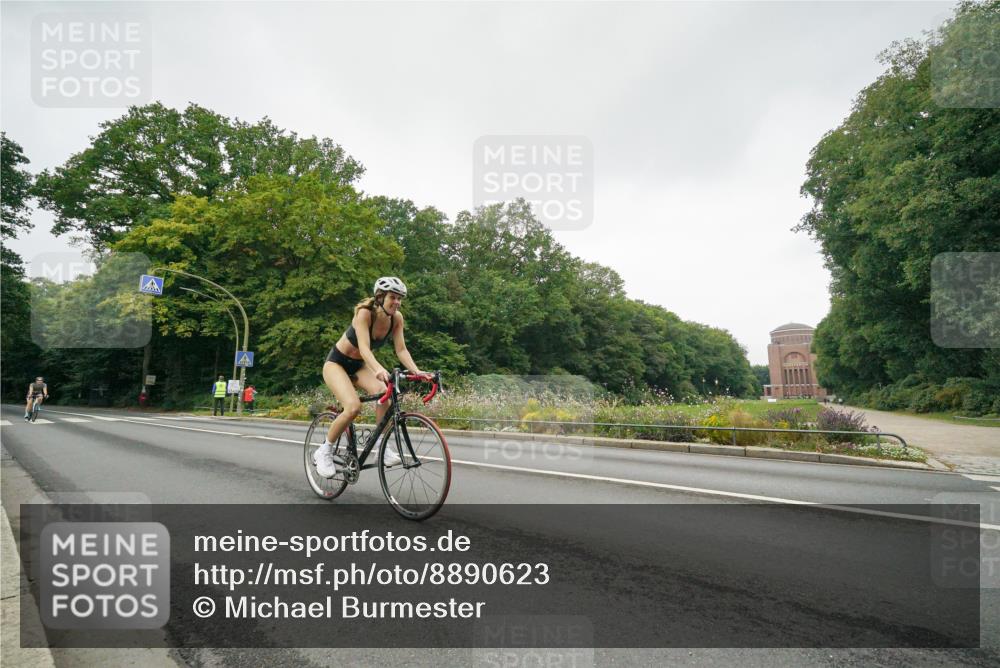 14.09.2025 - Stadtparktriathlon Michael Burmester http://msf.ph/oto/8890623 14.09.2025 09:56:05 Radfahren 521, 522, 593 meine-sportfotos.de