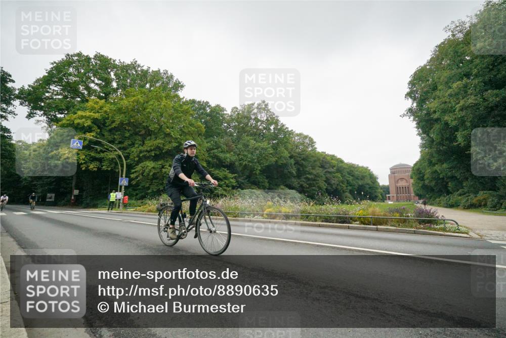 14.09.2025 - Stadtparktriathlon Michael Burmester http://msf.ph/oto/8890635 14.09.2025 09:56:42 Radfahren 440, 517, 535, 553, 619 meine-sportfotos.de
