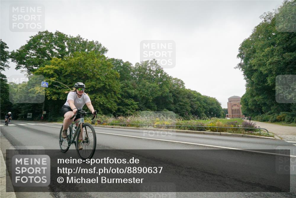 14.09.2025 - Stadtparktriathlon Michael Burmester http://msf.ph/oto/8890637 14.09.2025 09:56:46 Radfahren 440, 517, 535, 553, 619 meine-sportfotos.de