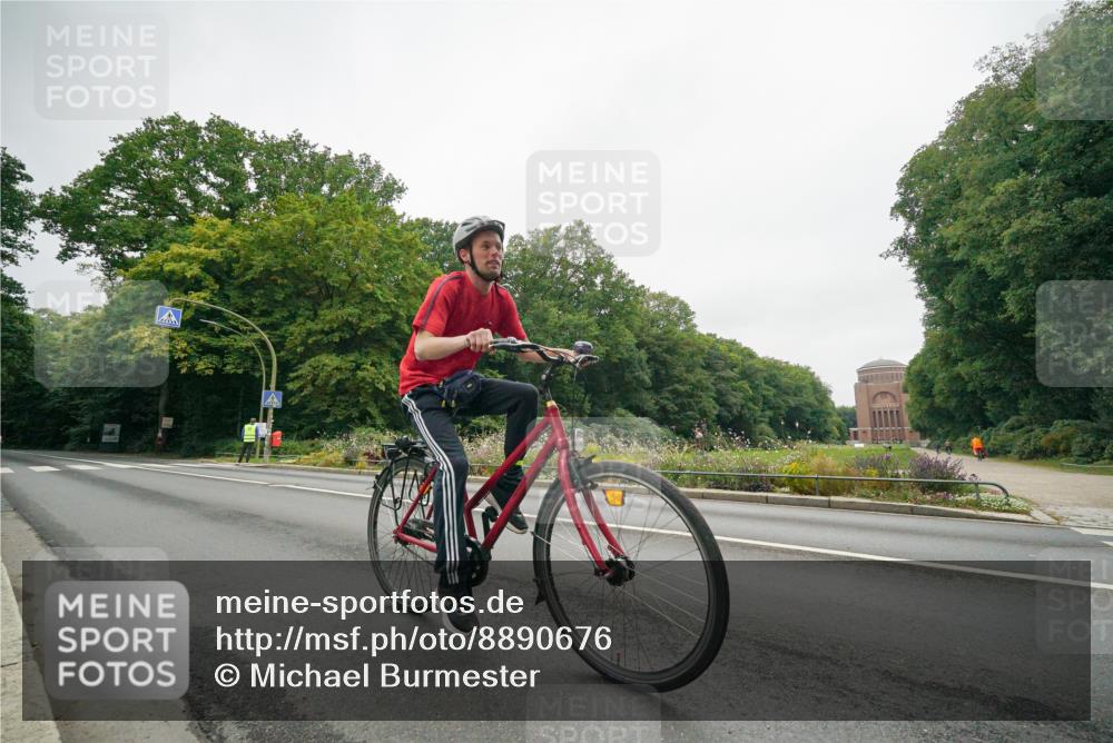14.09.2025 - Stadtparktriathlon Michael Burmester http://msf.ph/oto/8890676 14.09.2025 09:59:32 Radfahren 518, 558, 580, 584 meine-sportfotos.de