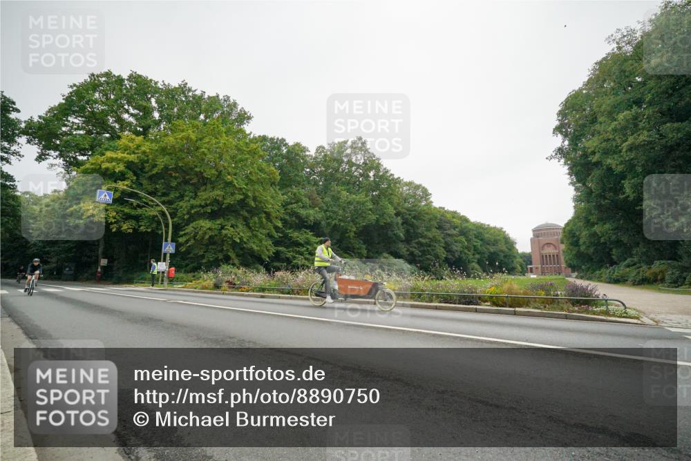 14.09.2025 - Stadtparktriathlon Michael Burmester http://msf.ph/oto/8890750 14.09.2025 10:03:32 Radfahren 534, 589, 592, 611 meine-sportfotos.de