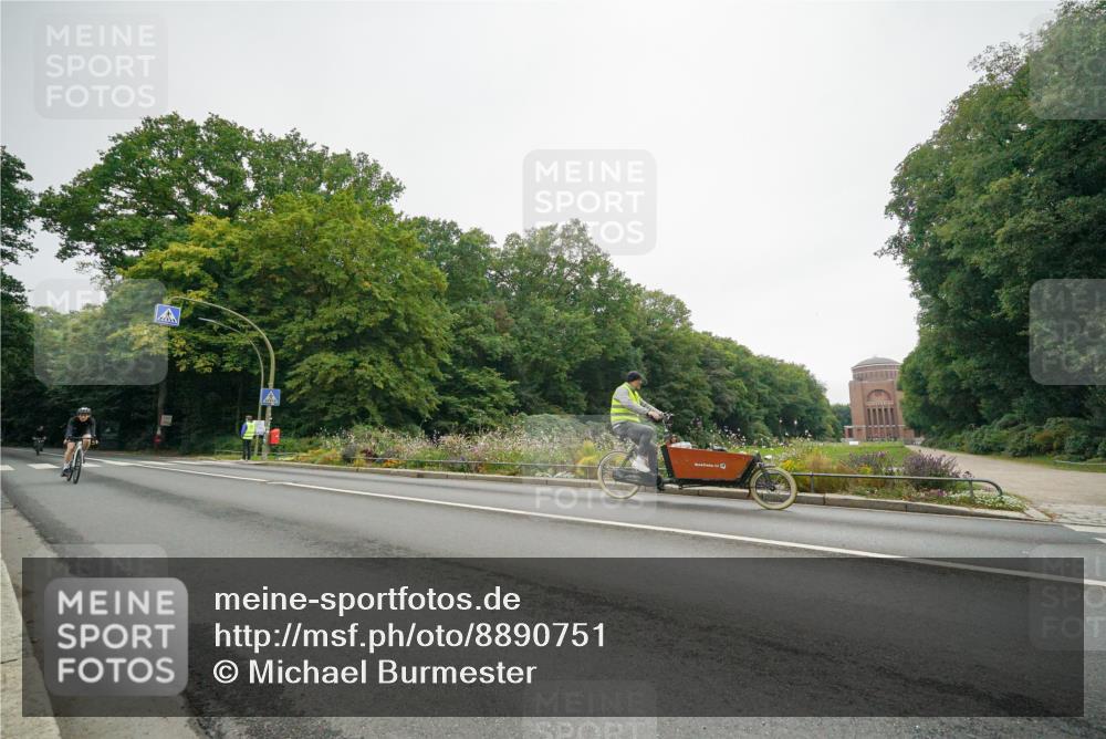 14.09.2025 - Stadtparktriathlon Michael Burmester http://msf.ph/oto/8890751 14.09.2025 10:03:33 Radfahren 534, 589, 592, 611 meine-sportfotos.de