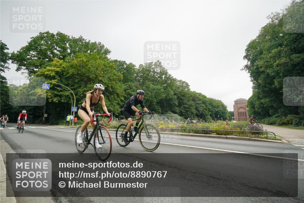 14.09.2025 - Stadtparktriathlon Michael Burmester http://msf.ph/oto/8890767 14.09.2025 10:04:48 Radfahren 521, 522, 531, 557, 566, 574, 619 meine-sportfotos.de