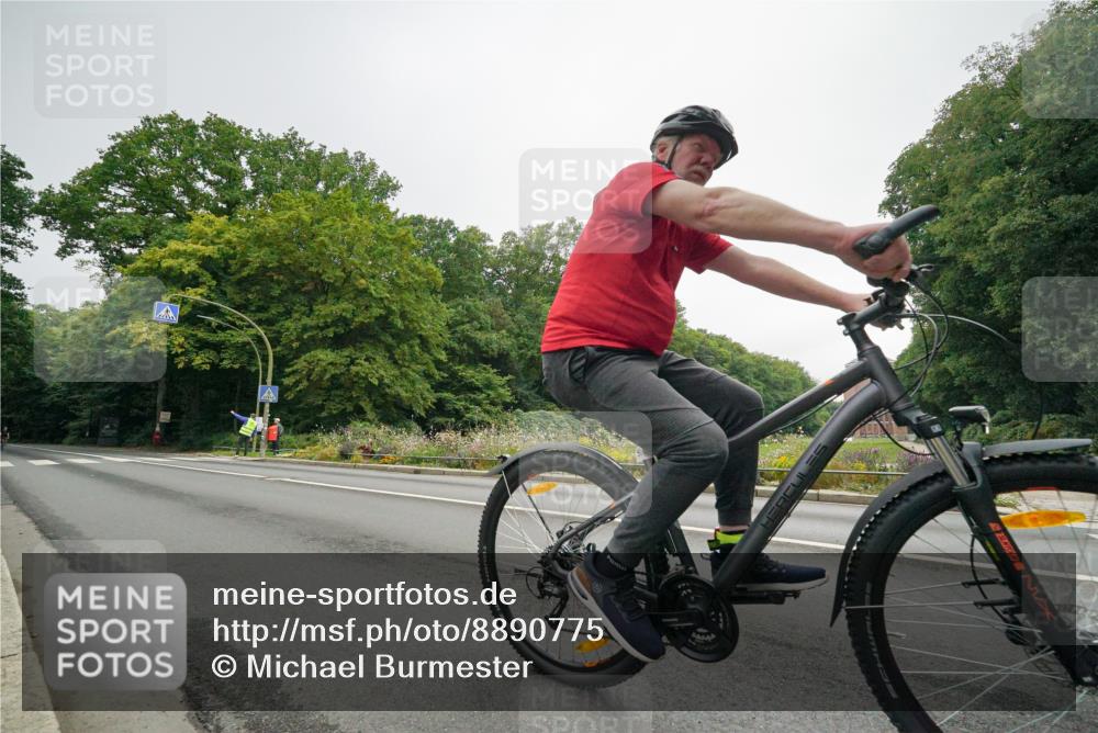 14.09.2025 - Stadtparktriathlon Michael Burmester http://msf.ph/oto/8890775 14.09.2025 10:05:00 Radfahren 527, 536, 567, 598 meine-sportfotos.de