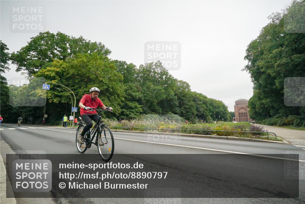 14.09.2025 - Stadtparktriathlon Michael Burmester http://msf.ph/oto/8890797 14.09.2025 10:06:16 Radfahren 519, 590, 600, 601, 602 meine-sportfotos.de