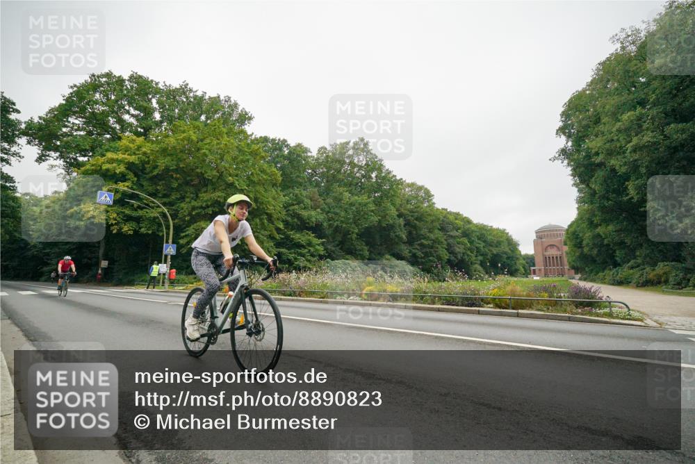 14.09.2025 - Stadtparktriathlon Michael Burmester http://msf.ph/oto/8890823 14.09.2025 10:08:02 Radfahren 556, 580 meine-sportfotos.de