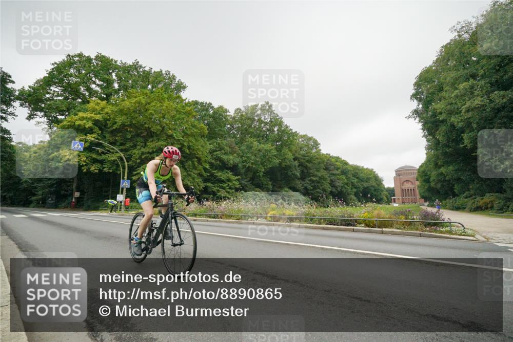 14.09.2025 - Stadtparktriathlon Michael Burmester http://msf.ph/oto/8890865 14.09.2025 10:10:17 Radfahren 544, 571, 577, 594 meine-sportfotos.de