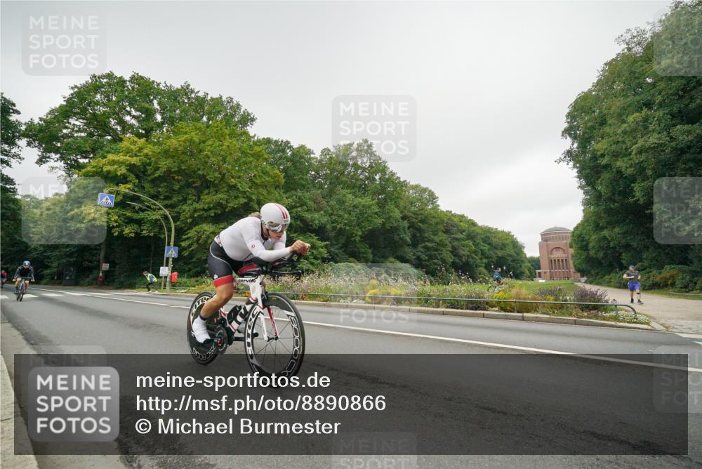 14.09.2025 - Stadtparktriathlon Michael Burmester http://msf.ph/oto/8890866 14.09.2025 10:10:22 Radfahren 544, 561, 577, 594 meine-sportfotos.de