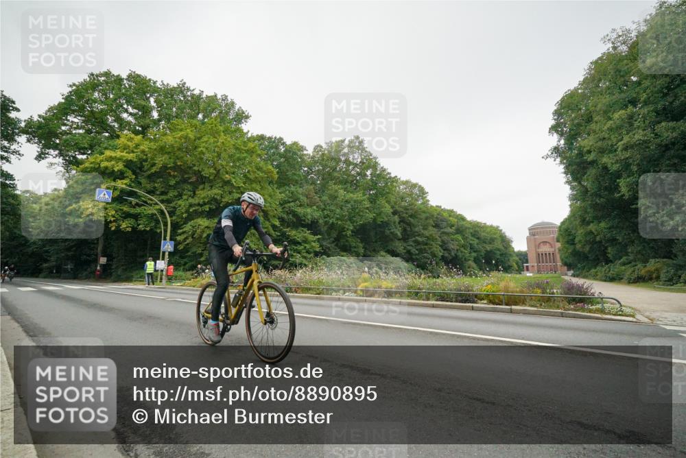 14.09.2025 - Stadtparktriathlon Michael Burmester http://msf.ph/oto/8890895 14.09.2025 10:11:49 Radfahren 515, 539, 549, 592, 611 meine-sportfotos.de