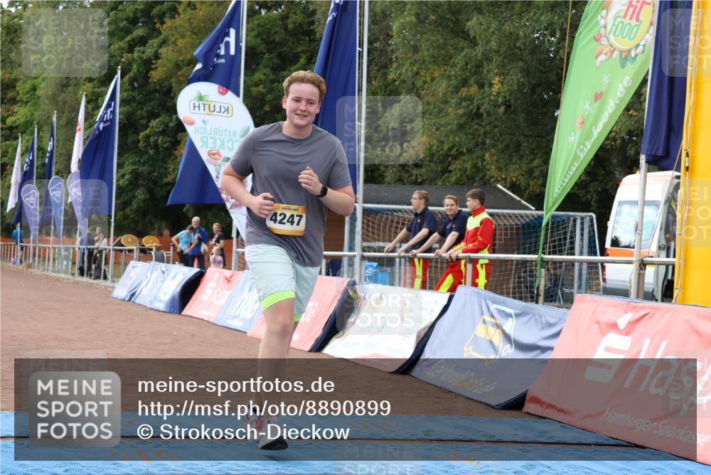 14.09.2025 - Airport Race Strokosch-Dieckow http://msf.ph/oto/8890899 14.09.2025 13:10:13 Ziel 4247 meine-sportfotos.de