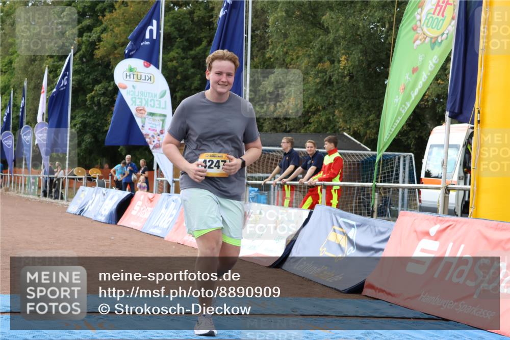 14.09.2025 - Airport Race Strokosch-Dieckow http://msf.ph/oto/8890909 14.09.2025 13:10:13 Ziel 4247 meine-sportfotos.de