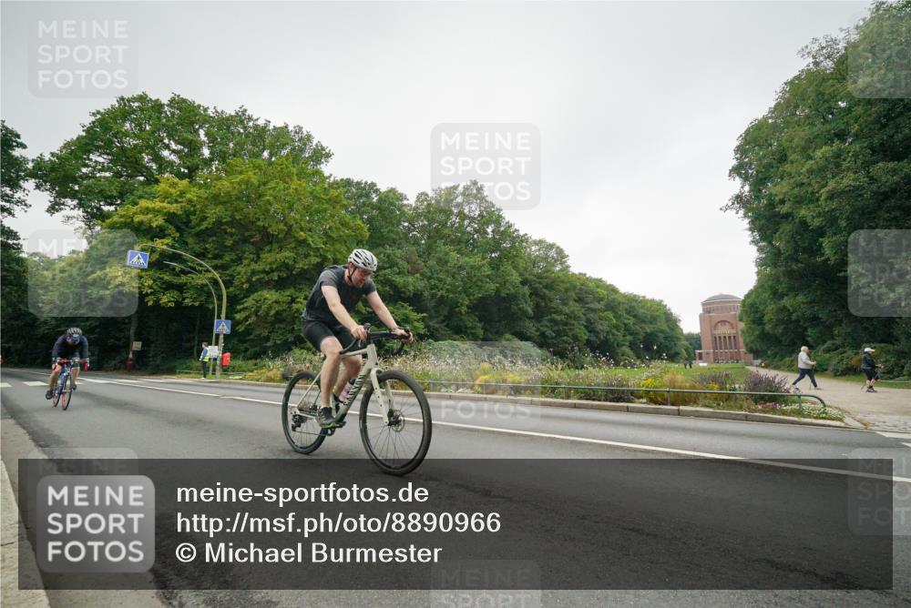 14.09.2025 - Stadtparktriathlon Michael Burmester http://msf.ph/oto/8890966 14.09.2025 10:16:07 Radfahren 537, 607, 618, 624, 681 meine-sportfotos.de