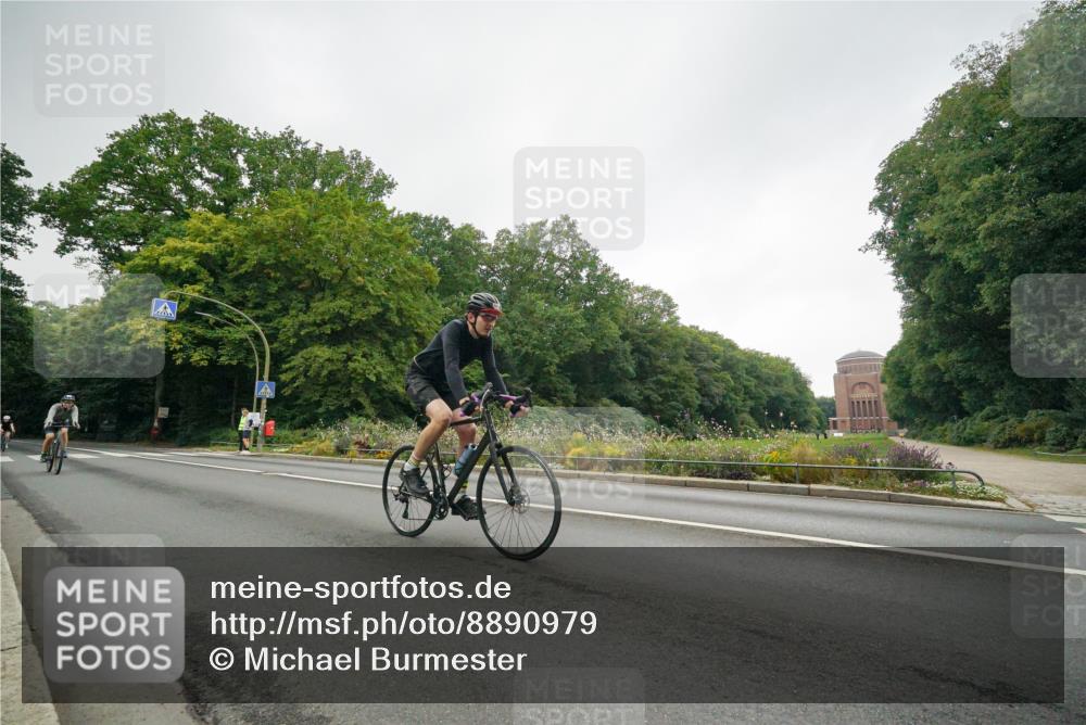 14.09.2025 - Stadtparktriathlon Michael Burmester http://msf.ph/oto/8890979 14.09.2025 10:16:32 Radfahren 513, 550, 555, 573, 595, 615, 629 meine-sportfotos.de