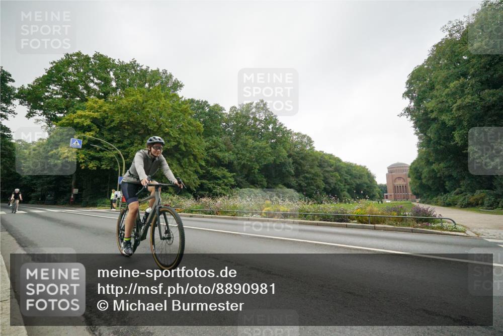 14.09.2025 - Stadtparktriathlon Michael Burmester http://msf.ph/oto/8890981 14.09.2025 10:16:34 Radfahren 513, 550, 555, 573, 585, 595, 614, 615, 629 meine-sportfotos.de