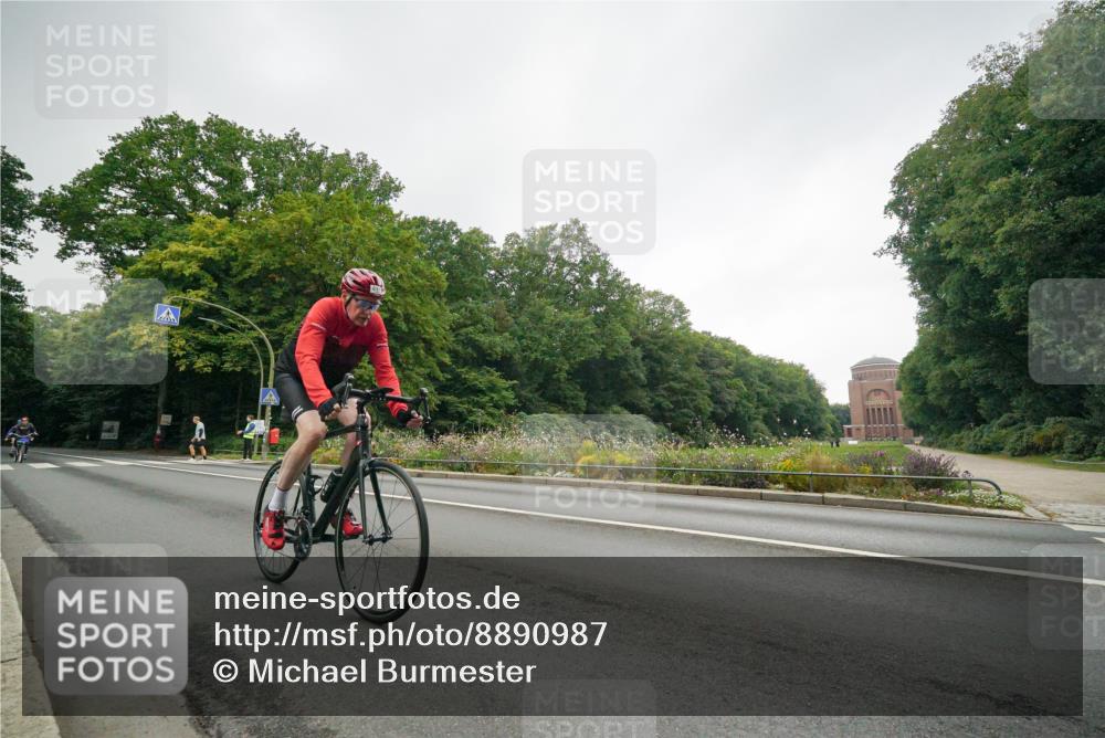14.09.2025 - Stadtparktriathlon Michael Burmester http://msf.ph/oto/8890987 14.09.2025 10:16:43 Radfahren 550, 585, 588, 614, 615, 629 meine-sportfotos.de