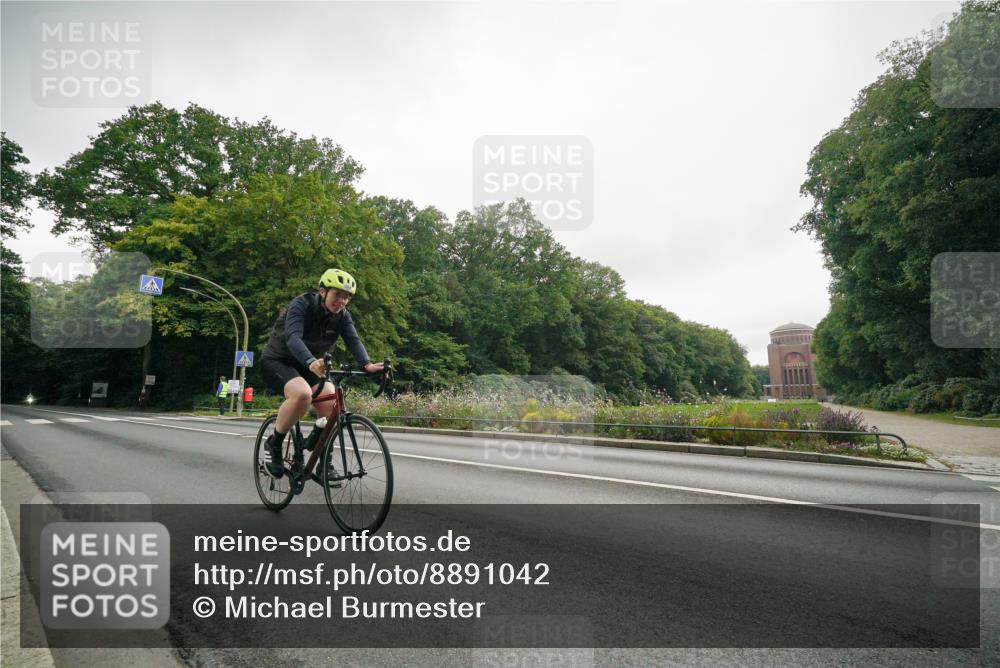 14.09.2025 - Stadtparktriathlon Michael Burmester http://msf.ph/oto/8891042 14.09.2025 10:19:59 Radfahren 534, 633 meine-sportfotos.de