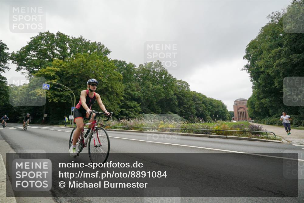 14.09.2025 - Stadtparktriathlon Michael Burmester http://msf.ph/oto/8891084 14.09.2025 10:21:31 Radfahren 509, 528, 657, 705 meine-sportfotos.de