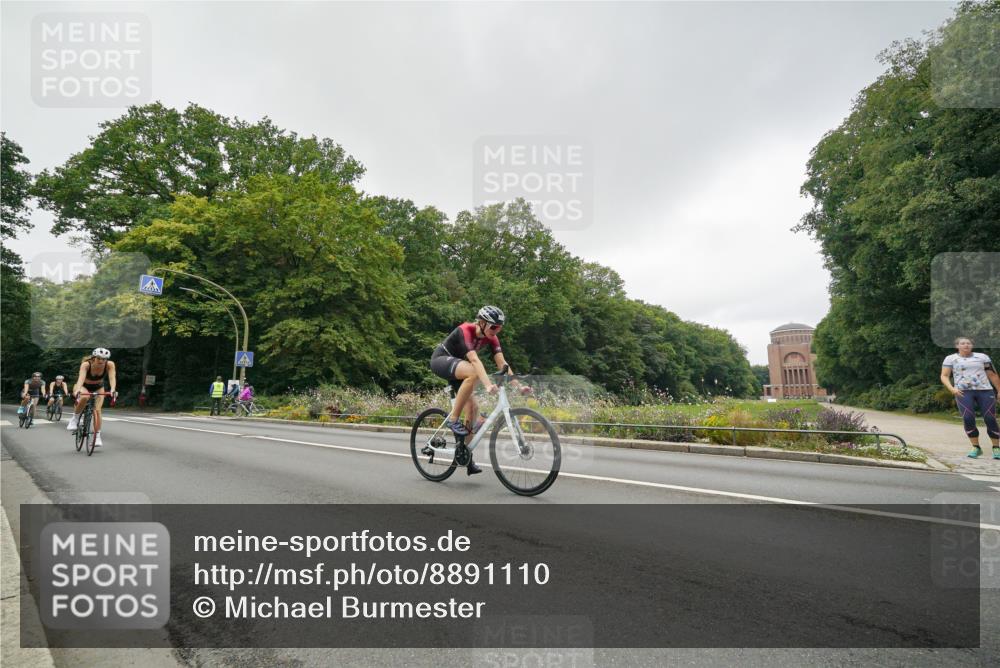 14.09.2025 - Stadtparktriathlon Michael Burmester http://msf.ph/oto/8891110 14.09.2025 10:22:11 Radfahren 521, 522, 527, 578, 645, 717 meine-sportfotos.de