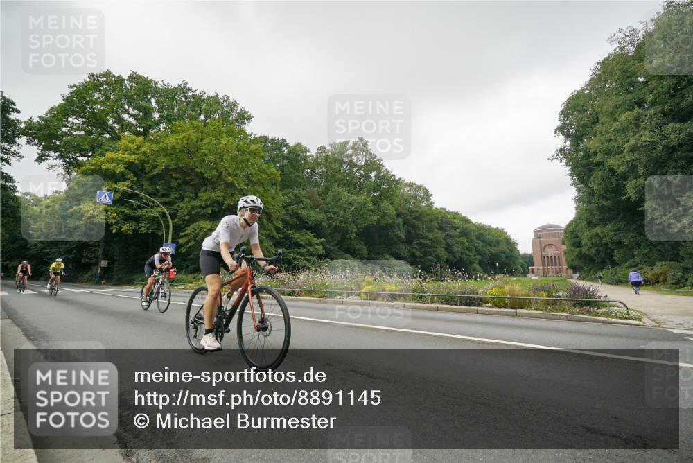 14.09.2025 - Stadtparktriathlon Michael Burmester http://msf.ph/oto/8891145 14.09.2025 10:23:28 Radfahren 517, 555, 573, 587, 607, 618, 624, 626, 642, 647, 706 meine-sportfotos.de