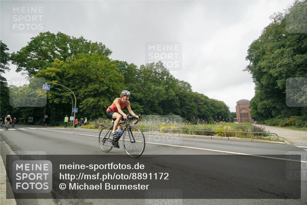14.09.2025 - Stadtparktriathlon Michael Burmester http://msf.ph/oto/8891172 14.09.2025 10:24:37 Radfahren 537, 551, 558, 663, 681, 683, 701 meine-sportfotos.de