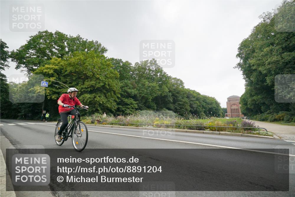 14.09.2025 - Stadtparktriathlon Michael Burmester http://msf.ph/oto/8891204 14.09.2025 10:25:46 Radfahren 600, 601, 662 meine-sportfotos.de