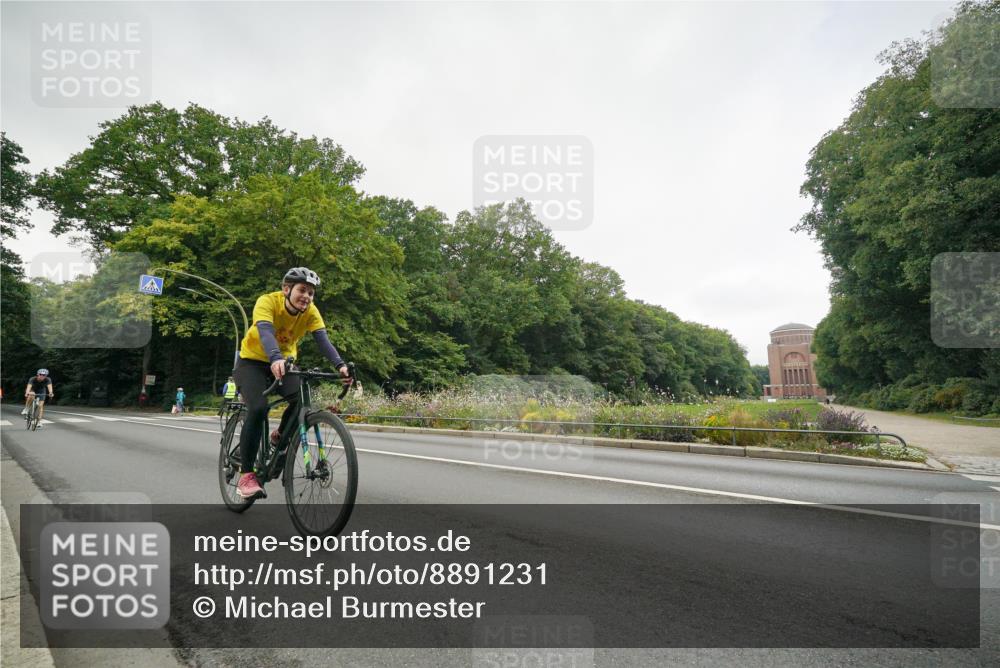 14.09.2025 - Stadtparktriathlon Michael Burmester http://msf.ph/oto/8891231 14.09.2025 10:26:48 Radfahren 514, 606, 609, 659, 718 meine-sportfotos.de