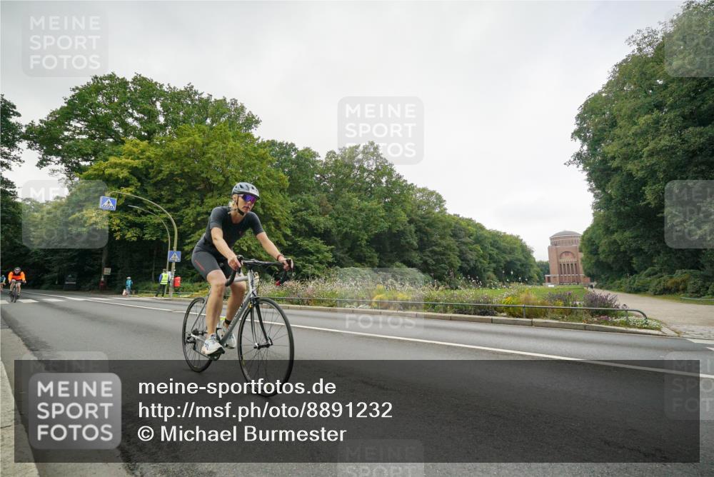 14.09.2025 - Stadtparktriathlon Michael Burmester http://msf.ph/oto/8891232 14.09.2025 10:26:49 Radfahren 514, 606, 609, 659, 718 meine-sportfotos.de