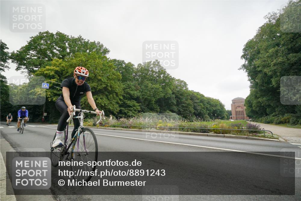 14.09.2025 - Stadtparktriathlon Michael Burmester http://msf.ph/oto/8891243 14.09.2025 10:27:14 Radfahren 530, 535, 583, 686, 693 meine-sportfotos.de