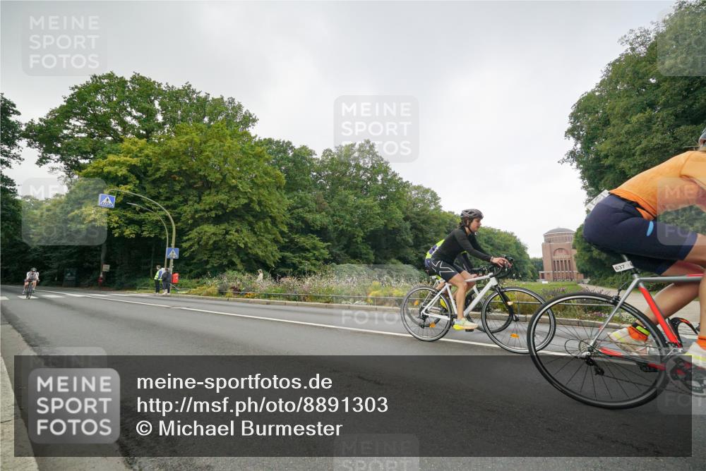 14.09.2025 - Stadtparktriathlon Michael Burmester http://msf.ph/oto/8891303 14.09.2025 10:30:14 Radfahren 509, 515, 590, 637 meine-sportfotos.de