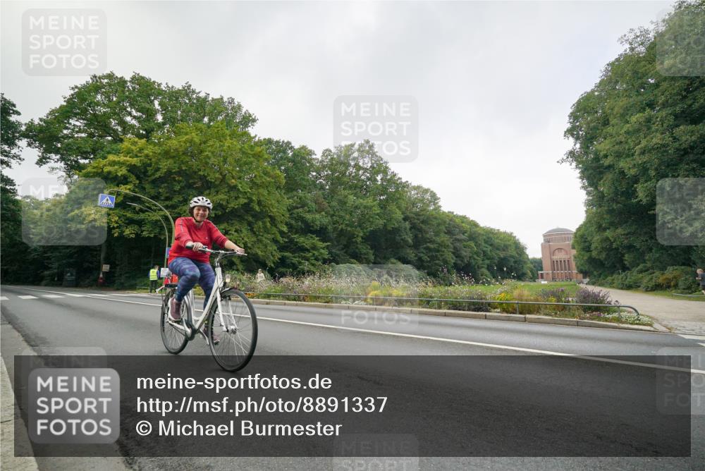 14.09.2025 - Stadtparktriathlon Michael Burmester http://msf.ph/oto/8891337 14.09.2025 10:31:25 Radfahren 599, 650 meine-sportfotos.de