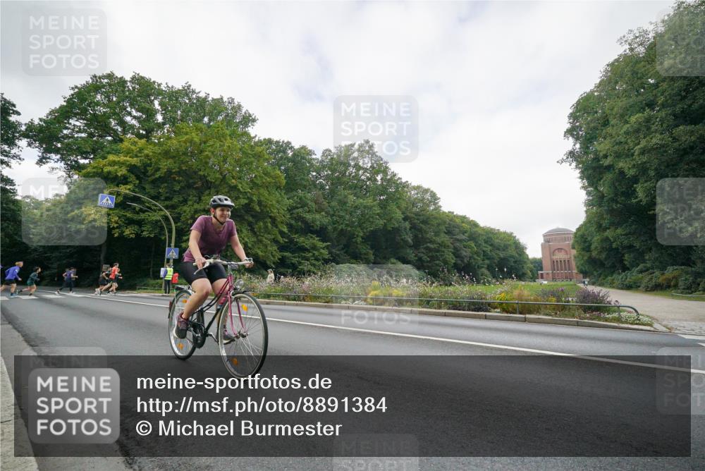 14.09.2025 - Stadtparktriathlon Michael Burmester http://msf.ph/oto/8891384 14.09.2025 10:34:35 Radfahren 519, 668 meine-sportfotos.de