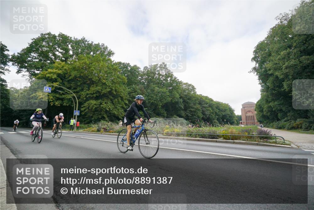 14.09.2025 - Stadtparktriathlon Michael Burmester http://msf.ph/oto/8891387 14.09.2025 10:34:53 Radfahren 511, 568, 659, 664, 749, 793 meine-sportfotos.de