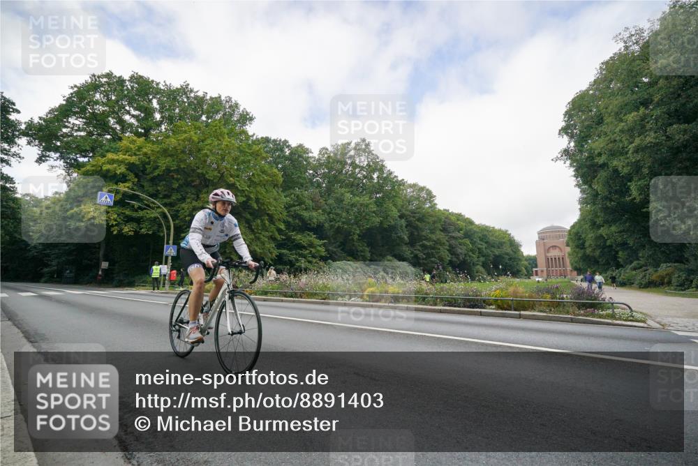 14.09.2025 - Stadtparktriathlon Michael Burmester http://msf.ph/oto/8891403 14.09.2025 10:35:37 Radfahren 629, 651, 718, 769 meine-sportfotos.de
