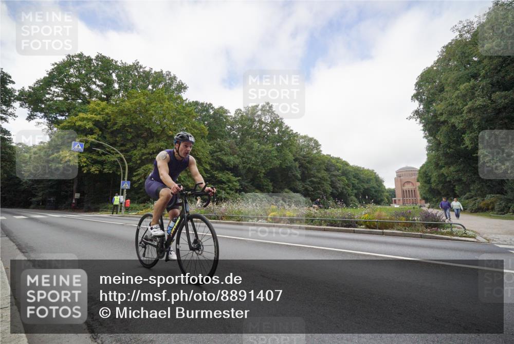 14.09.2025 - Stadtparktriathlon Michael Burmester http://msf.ph/oto/8891407 14.09.2025 10:35:46 Radfahren 629, 767, 769 meine-sportfotos.de