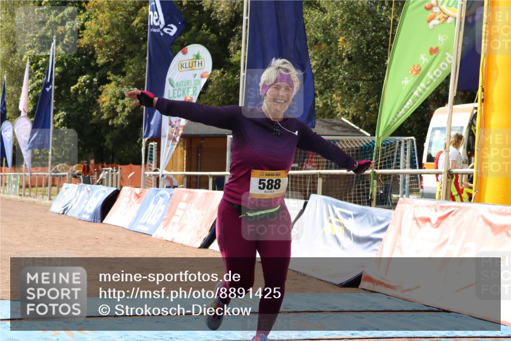 14.09.2025 - Airport Race Strokosch-Dieckow http://msf.ph/oto/8891425 14.09.2025 13:15:41 Ziel 588 meine-sportfotos.de