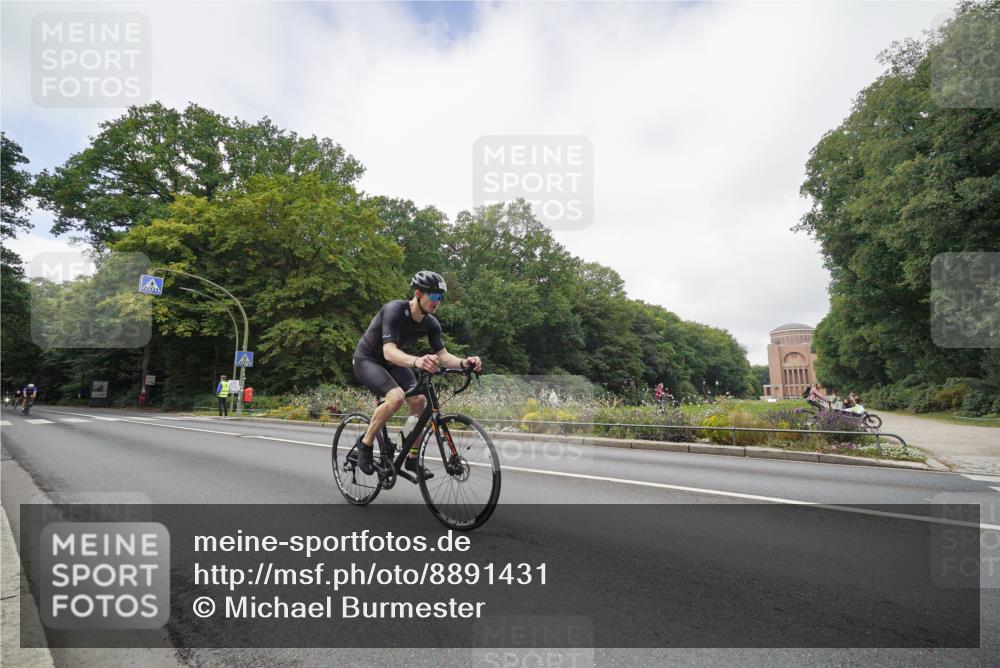 14.09.2025 - Stadtparktriathlon Michael Burmester http://msf.ph/oto/8891431 14.09.2025 10:36:54 Radfahren 588, 622, 694, 752, 764, 783, 788, 798, 811 meine-sportfotos.de